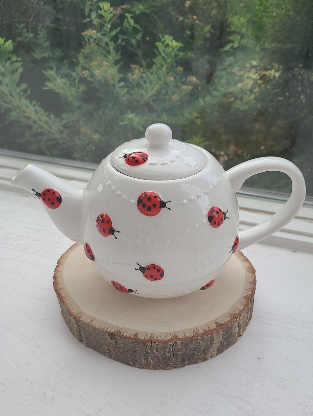 🐞LANG Hand Painted White Ceramic Teapot with Red Ladybug Motif
